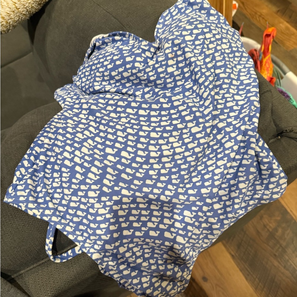 Vineyard Vines Blue and White Patterned Top